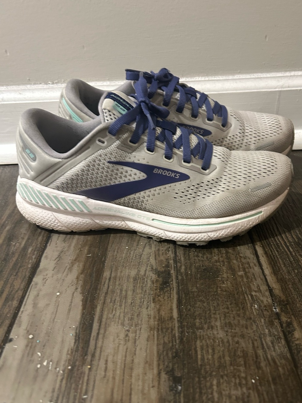 Women’s gray/purple/teal brooks adrenaline - SZ8